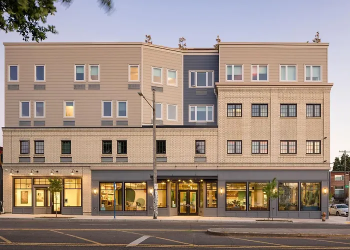 Lolo Pass Hotel Portland